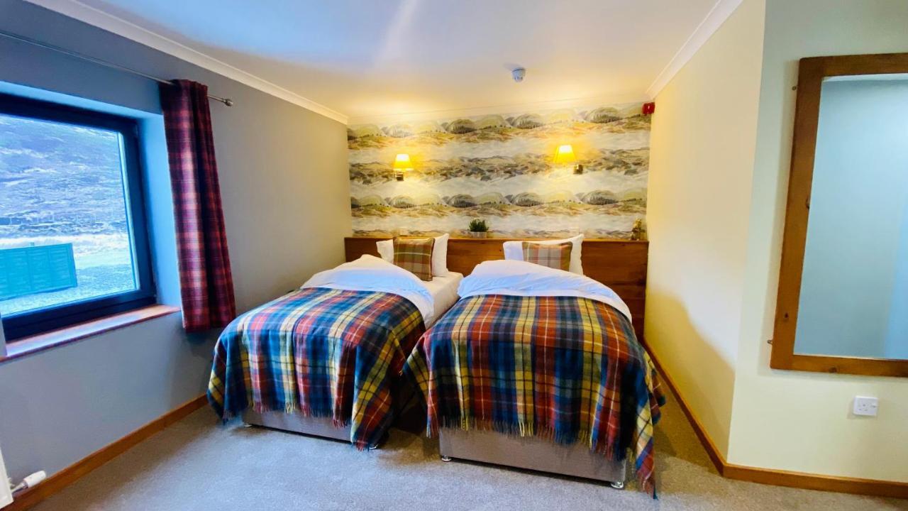Aultguish Inn Гарв Екстериор снимка