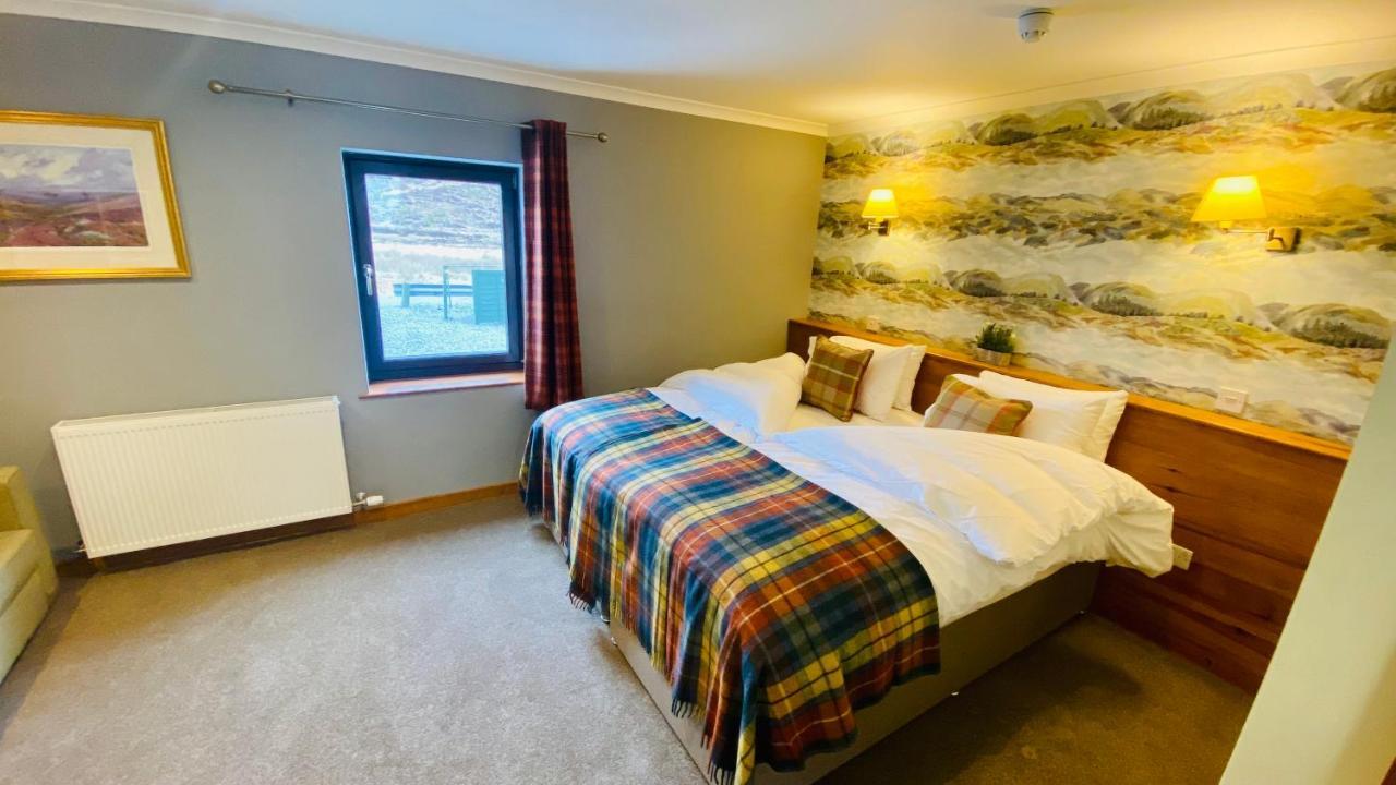 Aultguish Inn Гарв Екстериор снимка