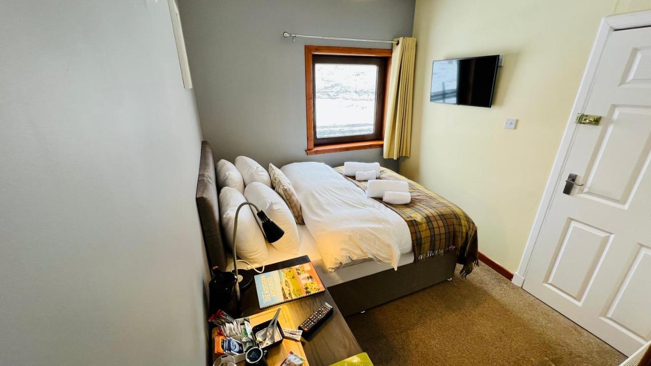 Aultguish Inn Гарв Екстериор снимка