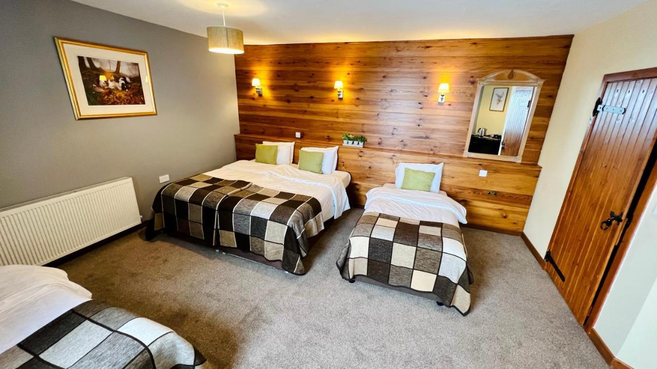 Aultguish Inn Гарв Екстериор снимка