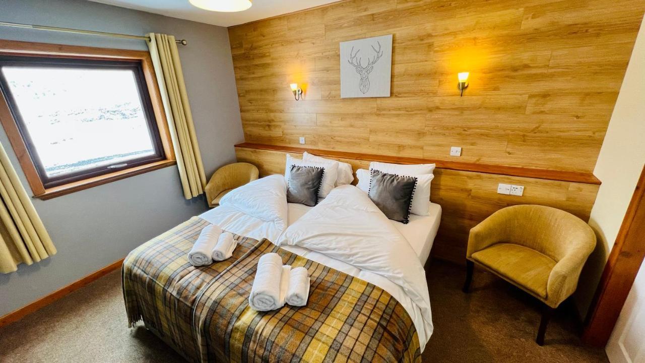 Aultguish Inn Гарв Екстериор снимка