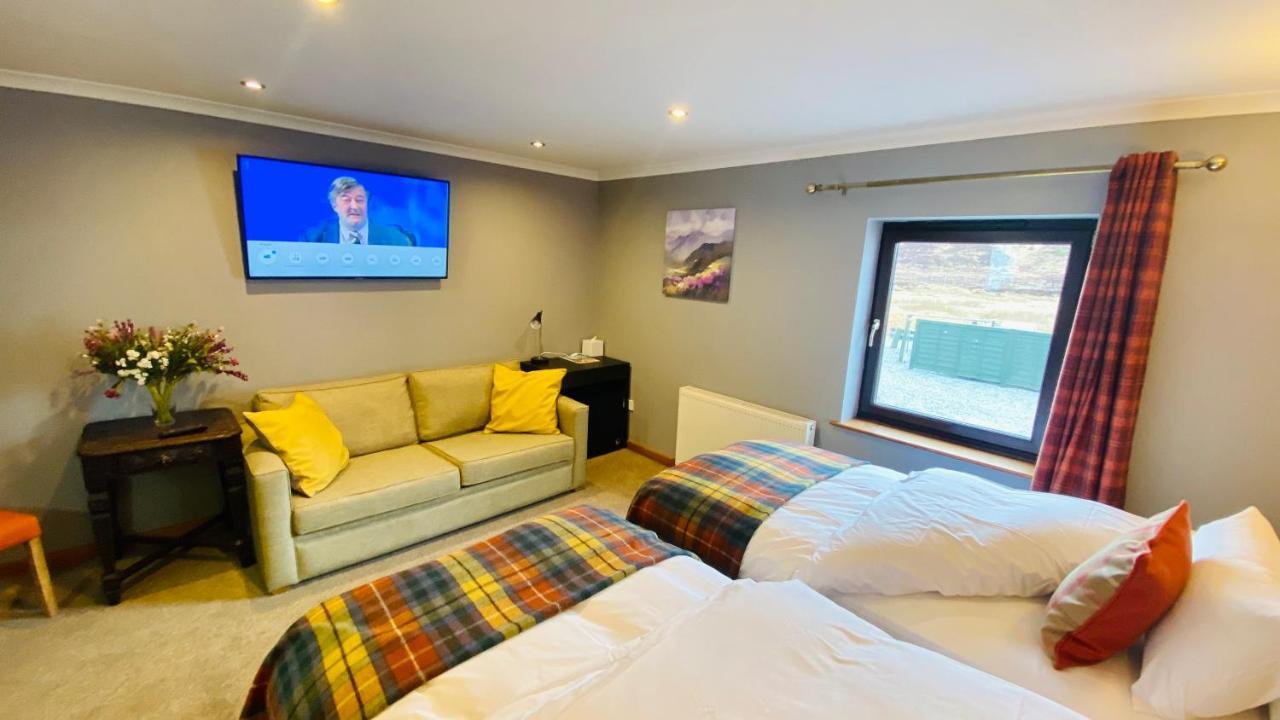 Aultguish Inn Гарв Екстериор снимка