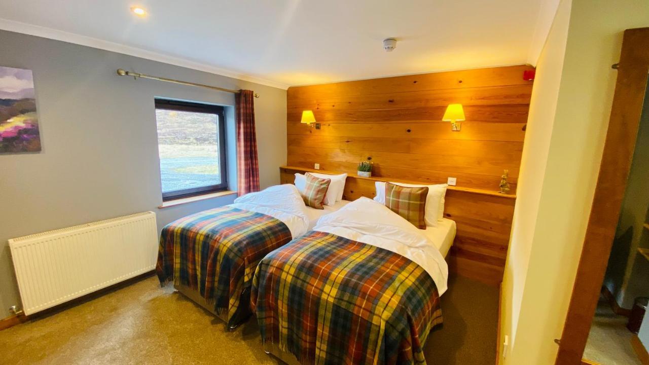 Aultguish Inn Гарв Екстериор снимка