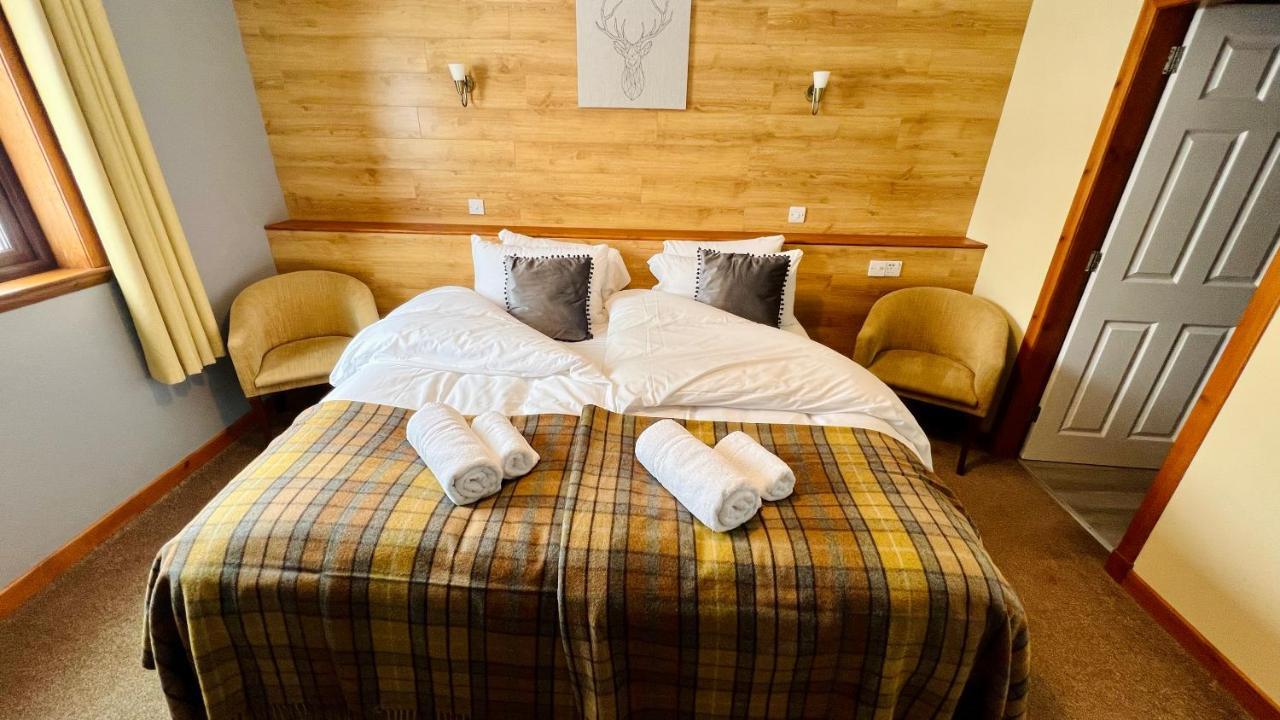 Aultguish Inn Гарв Екстериор снимка